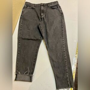 UNIVERSAL THREAD BOYFRIEND CUT BLACK DENIM JEANS. SIZE 10/30R. NWOT